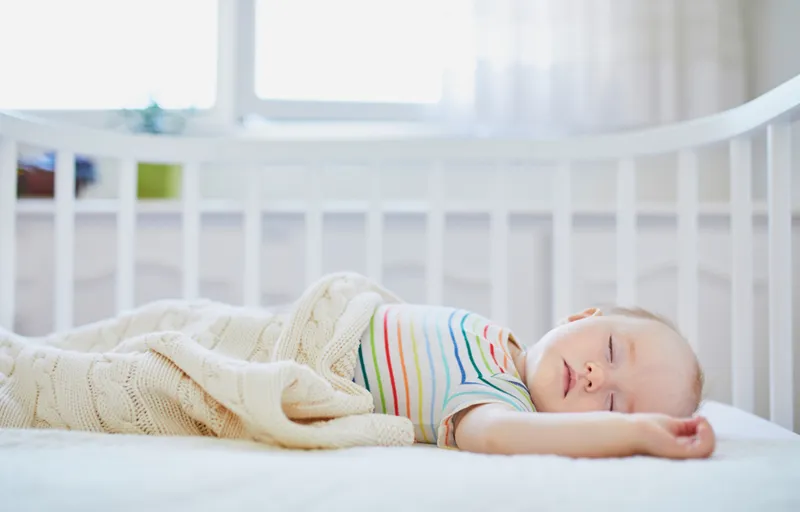 Lorelli krevetac Maxi PlusWhite za bezbedan, udoban i prijatan san vaše bebe.