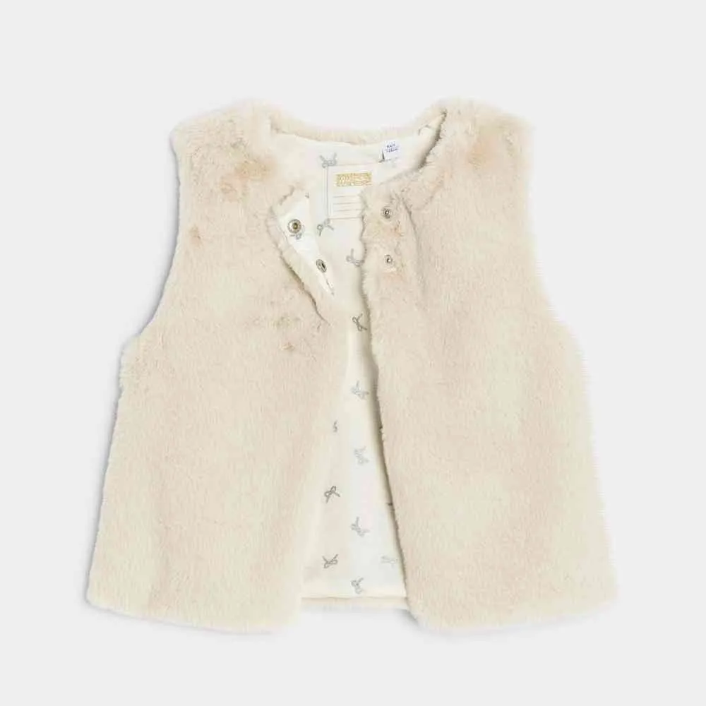 OKAIDI JAKNA VELUCHE 