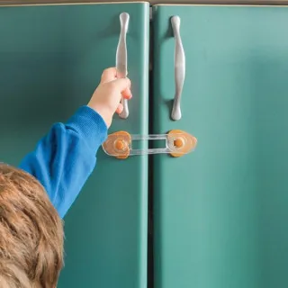 BEBEKEVI ZASTITA ZA VRATANCA NAMESTAJA 2 KOM
