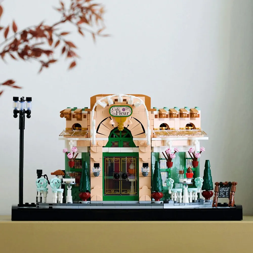 LEGO ICONS FRENCH CAFÉ 