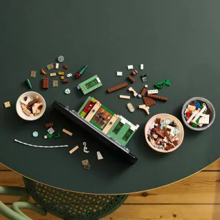 LEGO ICONS FRENCH CAFÉ 