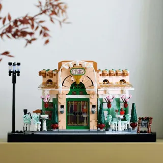 LEGO ICONS FRENCH CAFÉ 