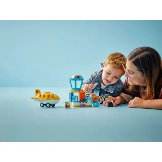 LEGO DUPLO TOWN FIRST TIME AT THE AIRPORT 