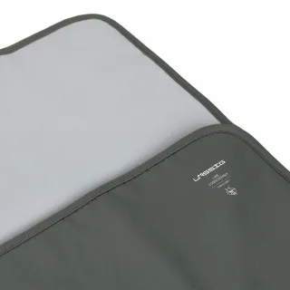 LASSIG TORBA SA PODLOGOM ZA PRESVLACENJE OLIVE