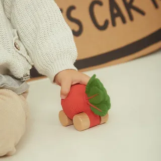OLI&CAROL GLODALICA BETTY THE BEETROOT BABY AUTOMOBIL