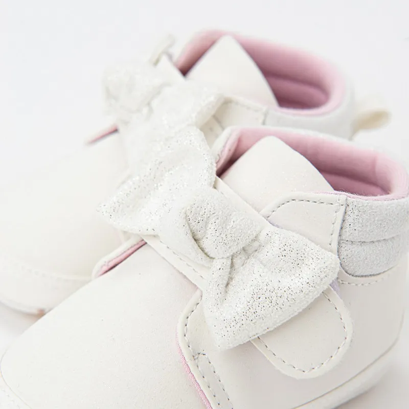 COOL CLUB OBUCA ZA BEBE NEWBORN WHITE 